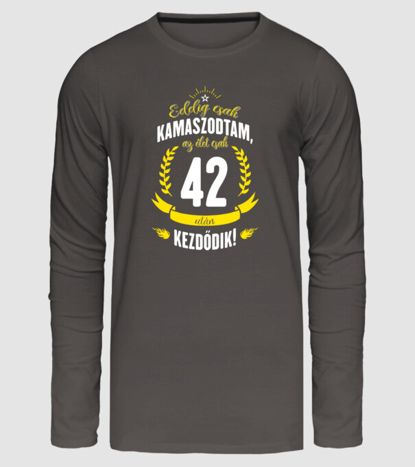  minta sötétszürke pólón