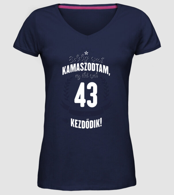  minta sötétkék pólón