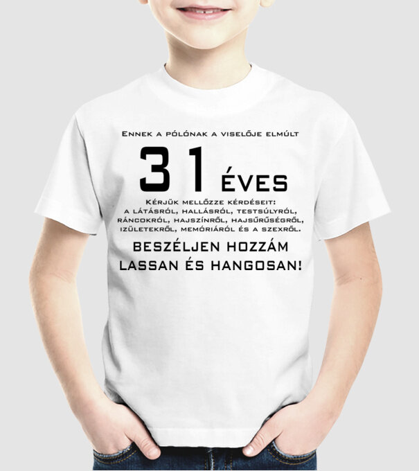  minta fehér pólón